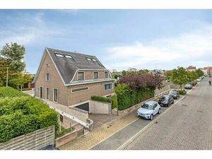 Karaktervolle gerenoveerde villa nabij Spuikom te koop