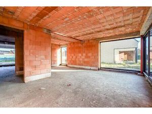 Halfopen casco woning op 256m² op rustige ligging