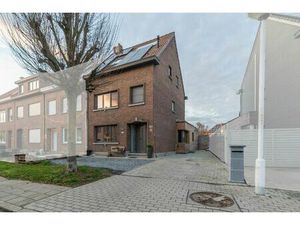 Instapklare hedendaagse woning nabij de Rupel.