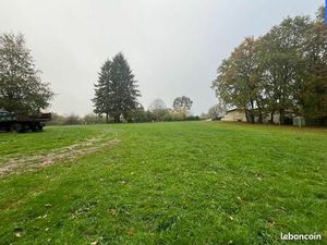 Terrain 9 050 m² Nontron