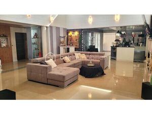 Maison contemporaine de 239 m² à Mios