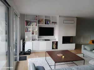 ? Maison familiale de plain-pied rénovée avec piscine couverte et grand garage