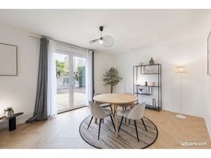 Maison familiale avec jardin. Clé en main