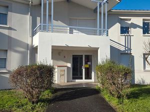 Appartement 2 pièces (T2) meublé de 48 m² (place de parking + terrasse)