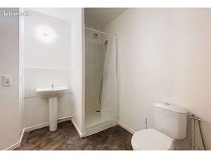 Beau Studio tout équipés Meublés et aménagés av kitchenette équipée