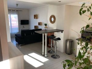 T2 meublé (lumineux et traversant)