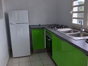 Location F2 bas de villa