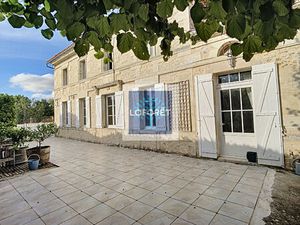 Maison T6 près de BLAYE à vendre