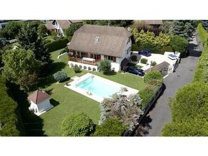 Villa 6 pièces 169m2  terrain avec piscine