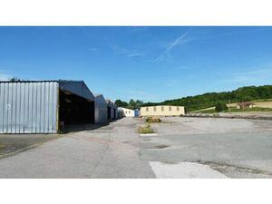 Ensemble de 4600m² de locaux professionnels