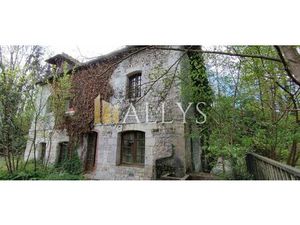 Moulin  bergerie et dépendances