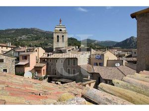 BUIS-LES-BARONNIES Dans le centre du village  maison de caractè