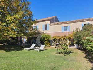 Grande bâtisse de charme avec terrain privatif proche de Grigna