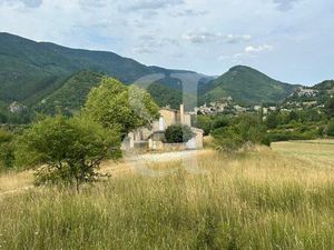 Belle villa à vendre à 28 kilomètres région de Buis-Les-Baro