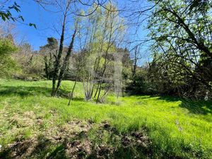 Terrain à vendre en partie constructible