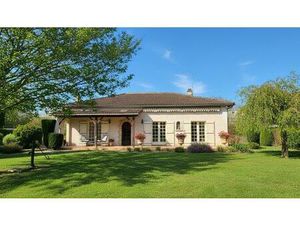 Maison de plain-pied avec garage et atelier à Pineuilh