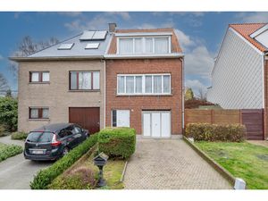 Huis te koop in Hemiksem met 3 slaapkamers