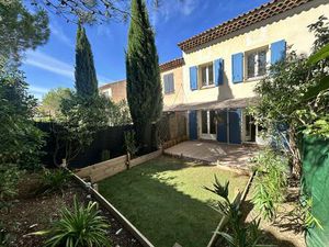 Coeur du golf de pont royal Maison T4 de 86m2 avec garage box av