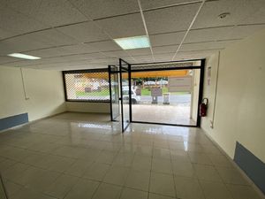 Location Local commercial 83m² CAYENNE 97300