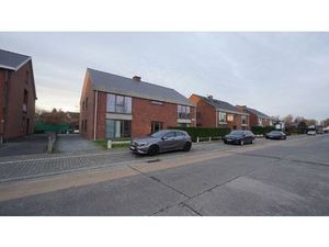 Gelijkvloers appartement met 2 slaapkamers en garage te Lokeren