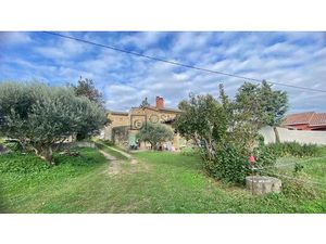 Authentique  maison en pierre avec gîte indépendant   180 m² au