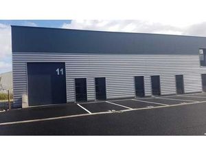 EXCLUSIVITE - A LOUER - LOCAL D'ACTIVITES NEUF D'ENVIRON 234 M² DIV DES 110 M² - VILLENAVE