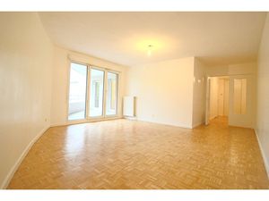 Appartement T4 de de 98m2 av balcon- a 15 mn a pied DOUA  INSA  CPE  IUT lyon + Cave et bo
