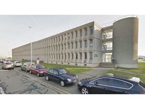 Location Local Professionnel 326m²