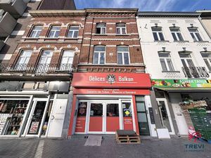 Commercieel te koop in Charleroi met 3 slaapkamers