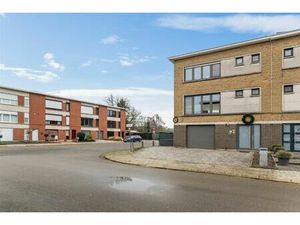 Huis te koop in Ekeren met 4 slaapkamers