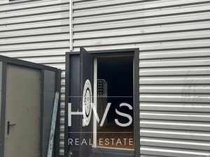 Location Commerce Venelles 13770