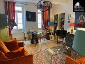 Appartement F2 de 52m² rénové -- Premier étage -- Bel immeuble ancien -- Hyper centre...