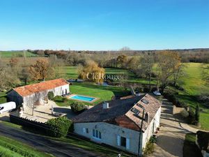Superbe maison de campagne avec piscine et grange  à seulement 5 minutes de Villeréal