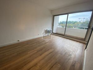 Location appartement 1 pièces 20m2 Nîmes 30900 - 467 € - Surface Privée