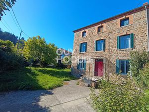 Charmante maison de famille en pierre à Sail-sous-Couzan