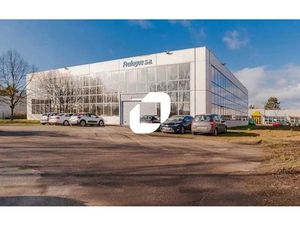 A LOUER  Locaux rénovés