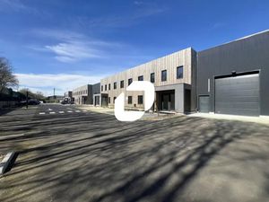 A LOUER  EMPLACEMENT IDEAL - RARE SUR LE SECTEUR