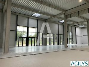 A LOUER : Bâtiment indépendant de logistique - 6088m² - Proche A86
