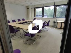 A LOUER  BUREAUX MEUBLES