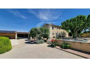 Agréable mas avec piscine en campagne à Monteux