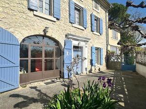 Maison authentique en pierre à Velleron