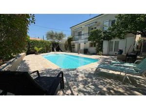 Villa avec piscine à vendre au centre-ville de Vaison-la-Romain