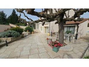 Villa avec piscine à Valréas proximité tous commerces