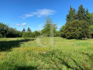 Terrain proche des commodités à Valréas