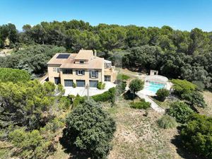 Maison de charme sur les hauteurs de Châteauneuf-de-Gadagne  au