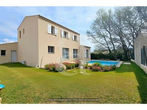 Villa récente et moderne à Mazan