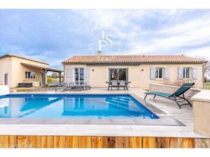 Maison plain pied avec piscine chauffée  secteur Castillonnès.