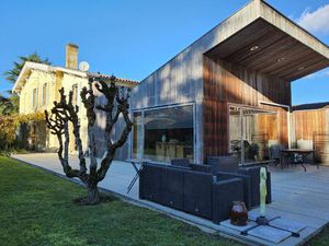 Vente maison 8 pièces 236 m² Langoiran (33550)