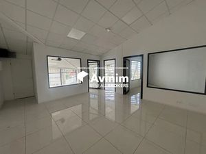 GRAND ESPACE D'ACCUEIL + 2 GRANDS BUREAUX ÉQUIPES | Entièremen