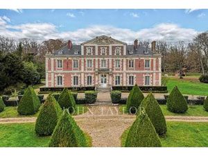 Demeure d’exception du XVIIe siècle sur 15 hectares aux portes de Paris